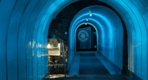 Podziemny tunel edukacyjny w kopalni uranu w Kowarach przygotowany dla grup szkolnych